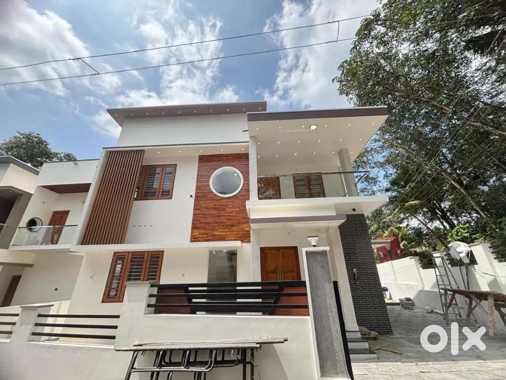 4 bhk @ POTHENCODE KAZHAKKUTTAM