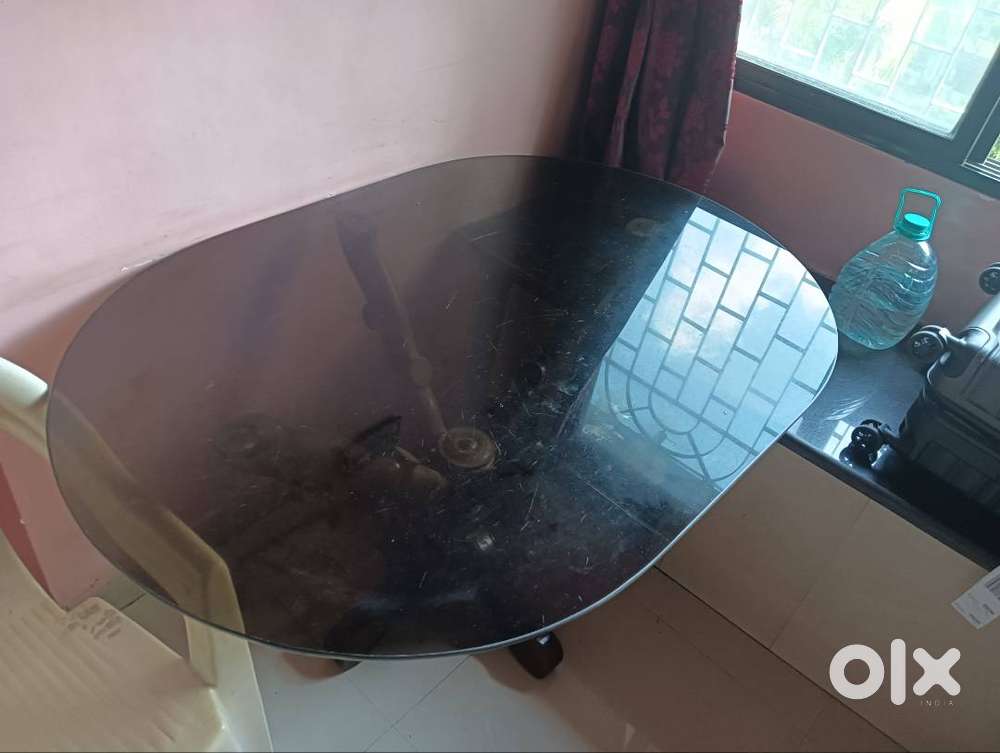 Oval shape glass Dinning  table