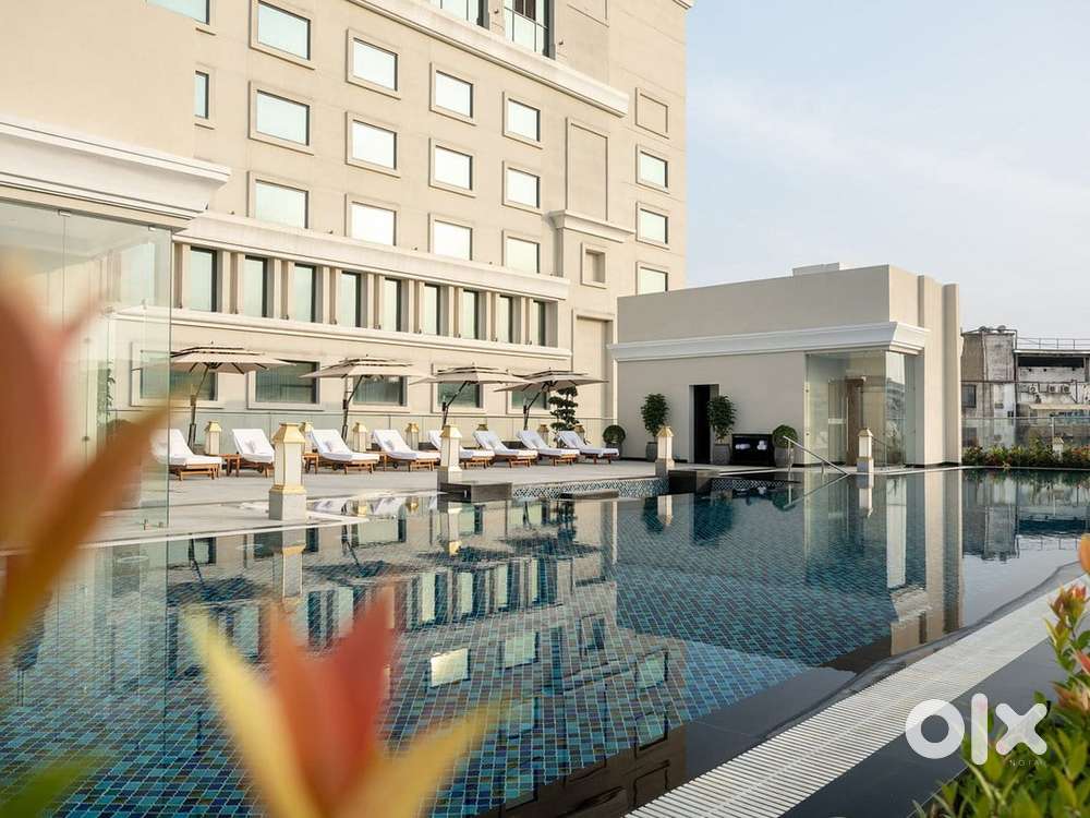 Job & Room: Fresher Waiter