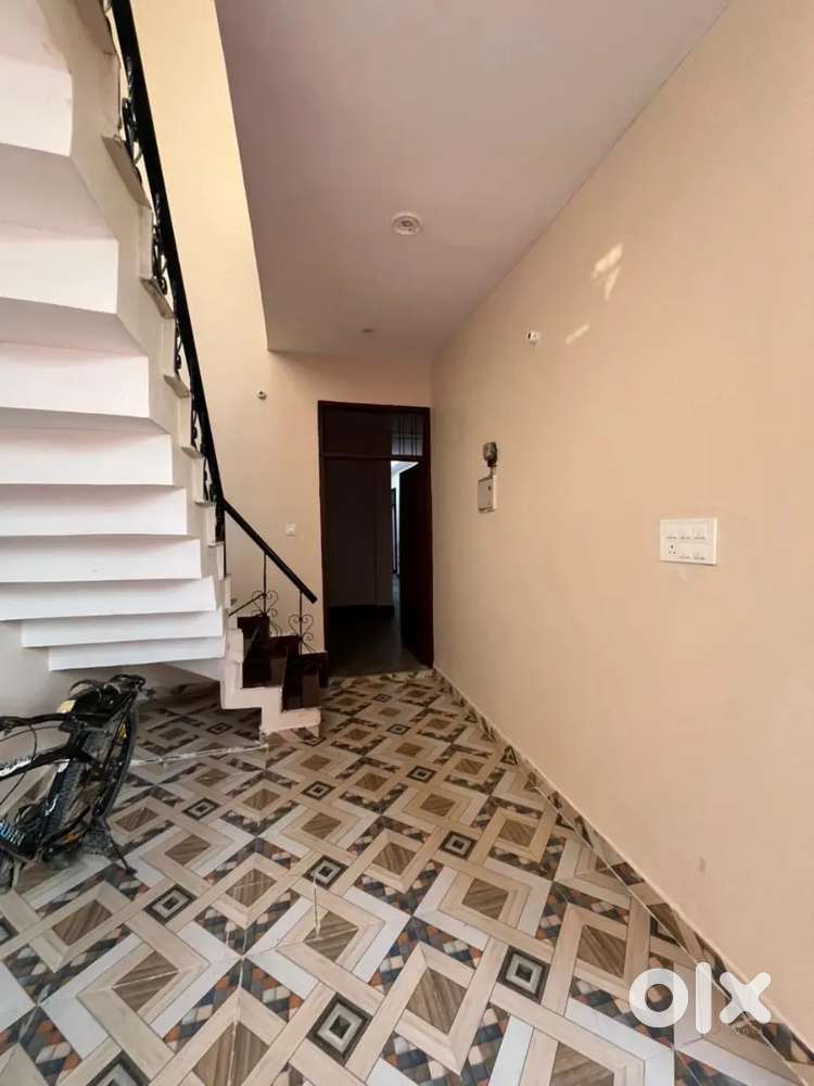 WHOLE HOUSE' ON RENT WITH 5 ROOMS 3 WASHROOM