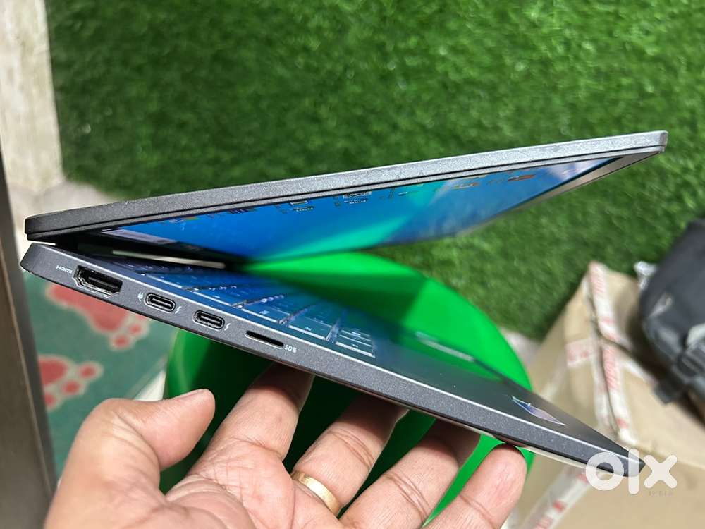 Dell high class core i7 very costly laptop in very low price, warranty