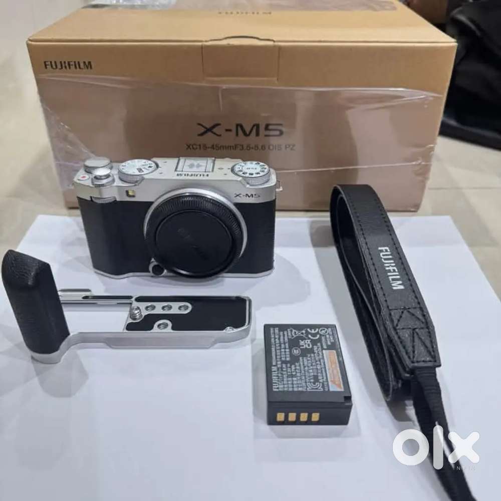 Fujifilm X-M5 + 15-45mm Mirrorless Camera Kit