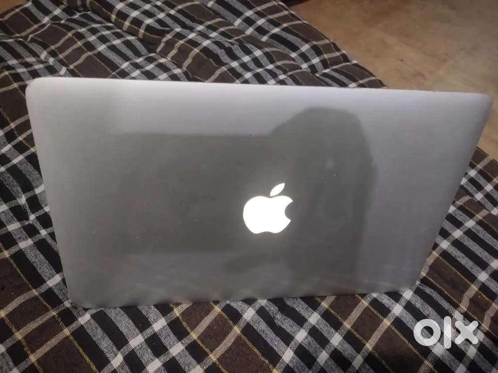 Laptop a1465 128 gb ssd good condition with original charger