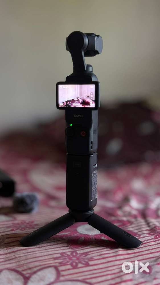 DJI Osmo Pocket 3 Creator Combo – 4K/120fps  Wireless Mic 1  Battery