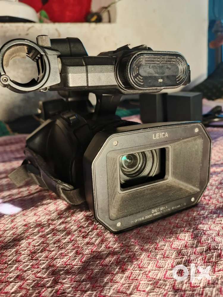 Ac 90 video camera