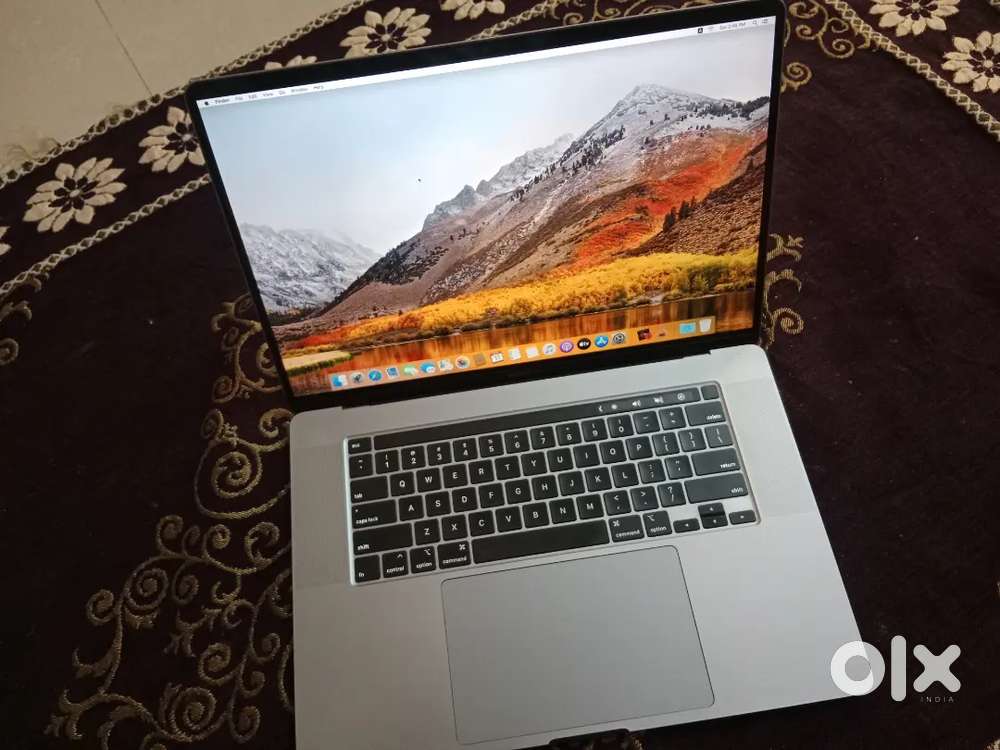 MACBOOK PRO EARLY 2019 16RETINA DISPLAY WITH GRAPHICS IN A++CONDITION