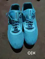 Sports spikes shoes