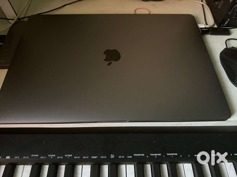 Macbook pro 16inch 2019 model