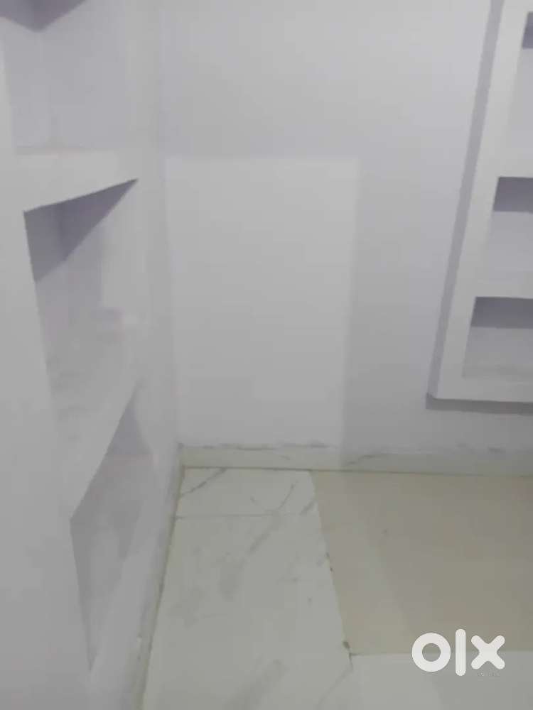 कमरे ही कमरे  २ कमरे एक बरामदा किचन बाथरूम  मात्रा  ५ हजार