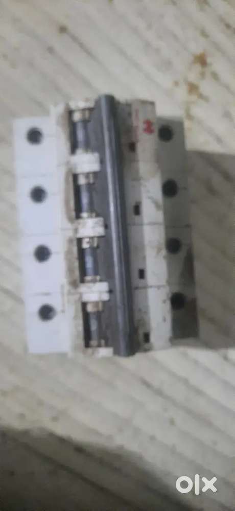 Mcb 100  havells 1000 rs aVentilating fan sweep 150mm ceiling fan