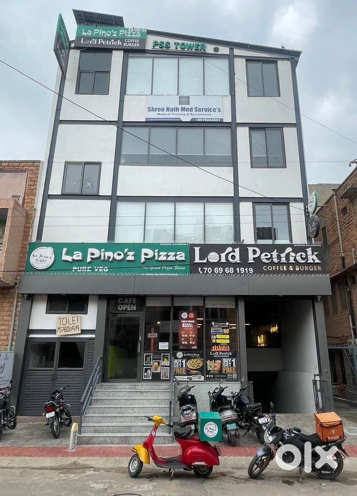 Pizza Restaurant Staff