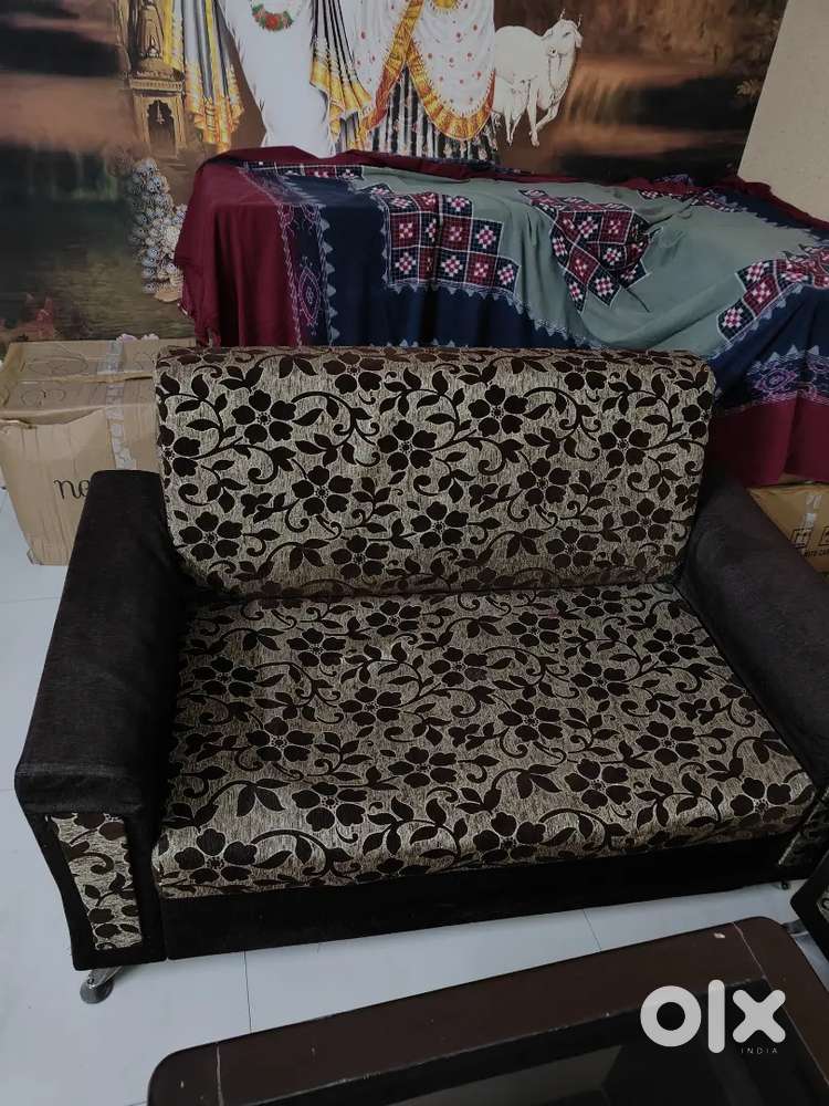 7 Sofa Seater with wood/glass centre table