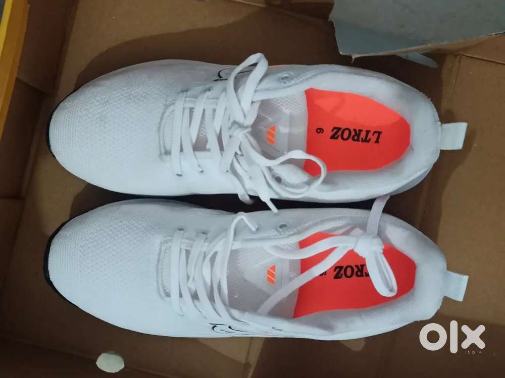 Mens casual shoes