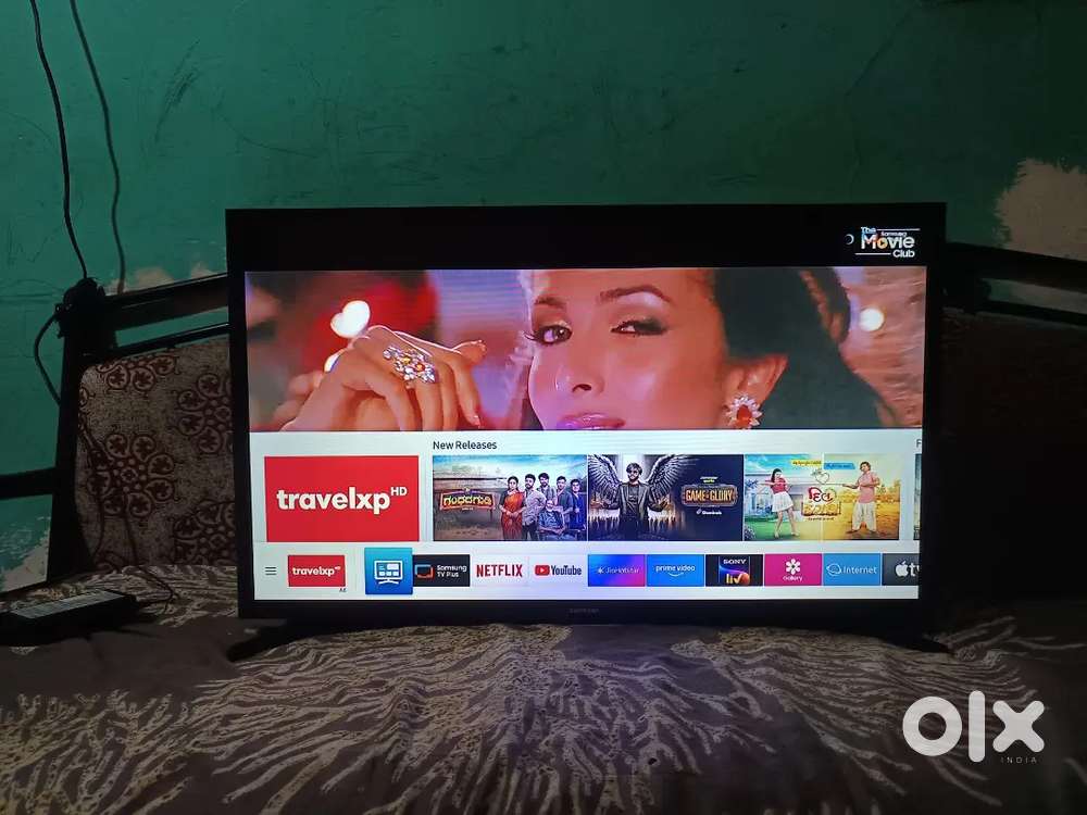 Samsung ( 32 inch ) Smart TV