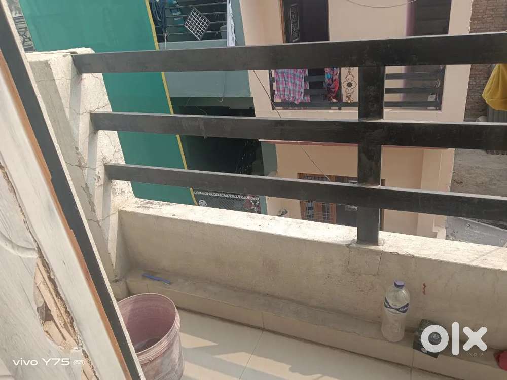 Single room available in jhusi