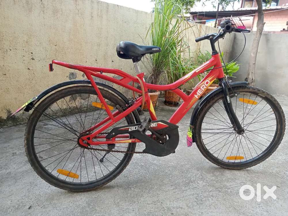 A Hero Bonfire (red) bicycle for kids 6-10 years, unisex, used for 2Y