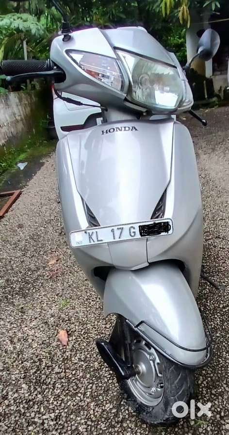 Honda activa, 2010 model, silver, piravom