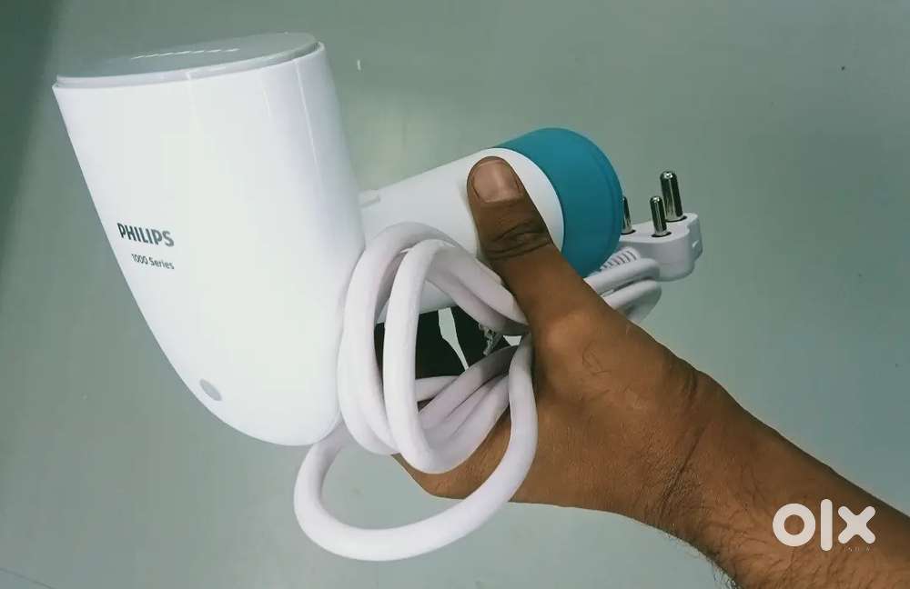 PHILIPS Sth1000/10 Handy Garment Steamer, White, 980 Watt, 85 ML