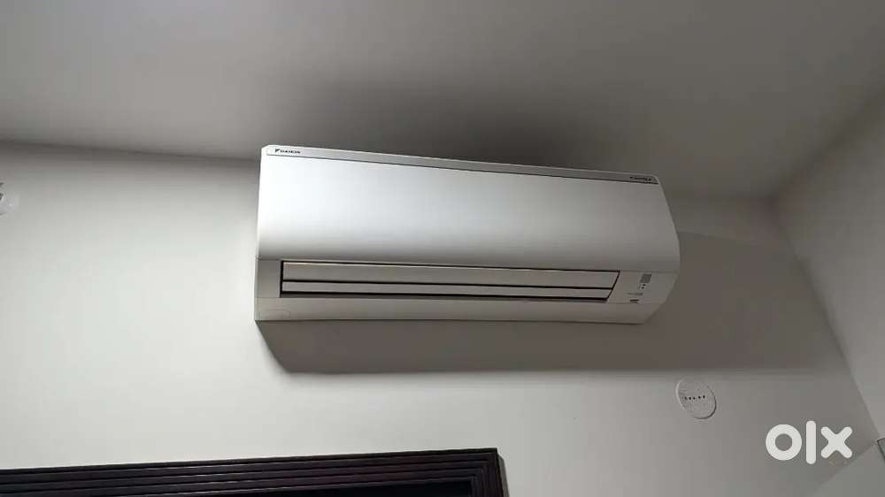 1.5 Ton 5 Star Daikin Inverter AC 3 Years Old