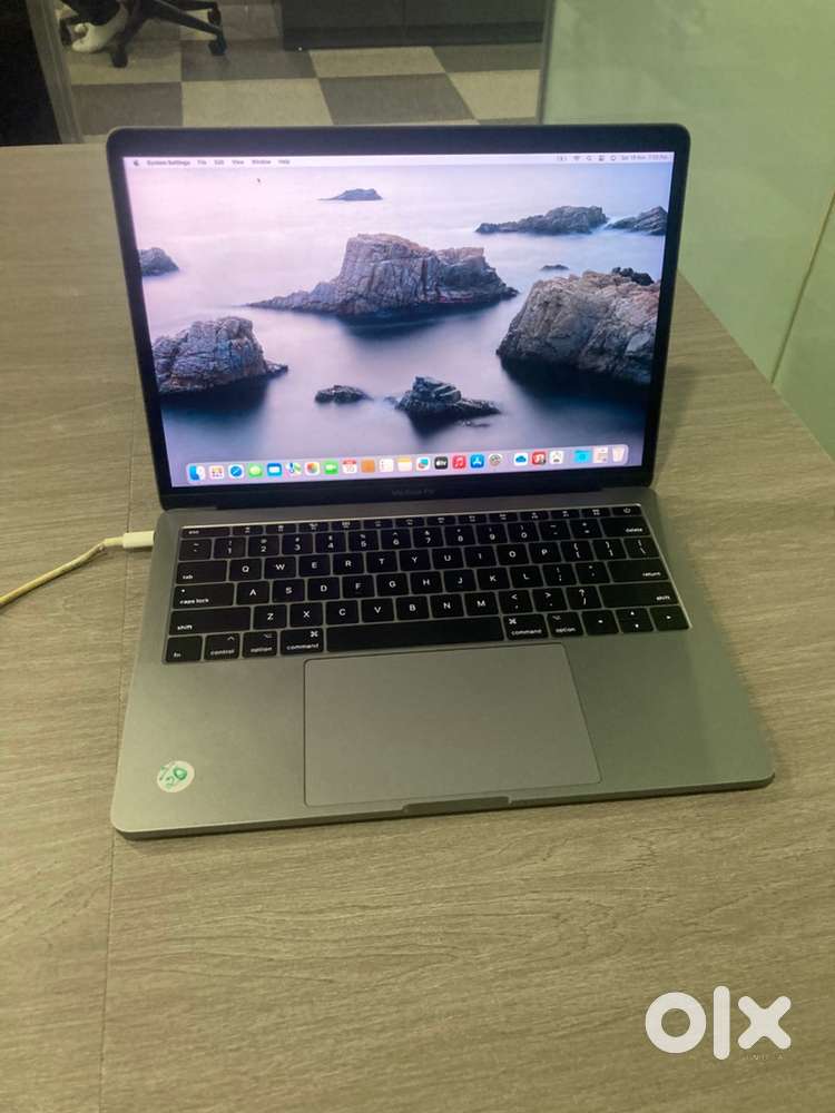 Apple MacBook Pro 13inch i5 A1708 2017 Display patch in Black Screen