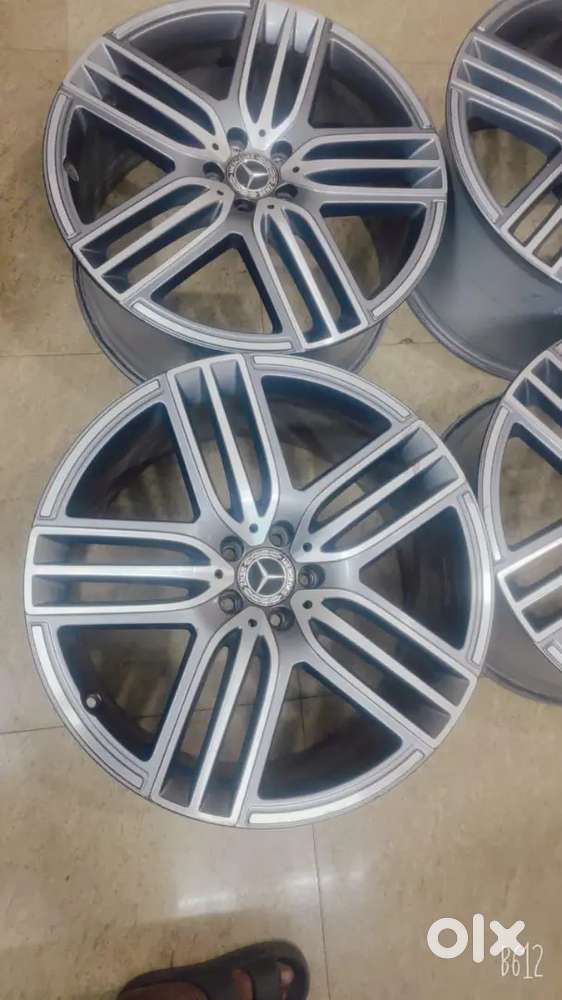 I want to sell MERCEDES GLS400 21 INCH ALLOY WHEELS.