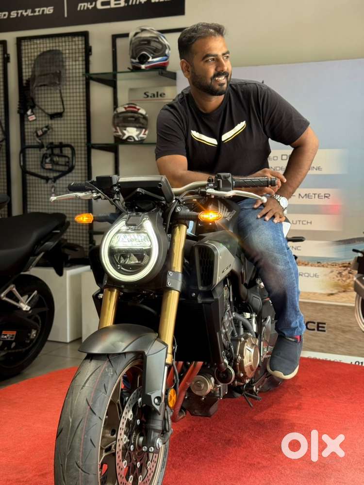 Showroom sales honda 2 wheeler