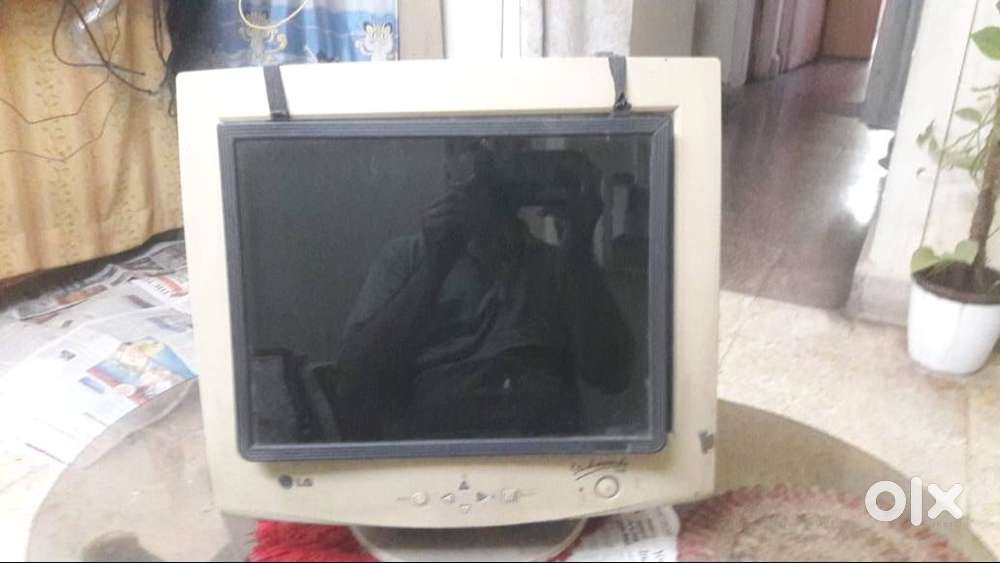 CRT Monitor (LG) StudioWorks For Sale