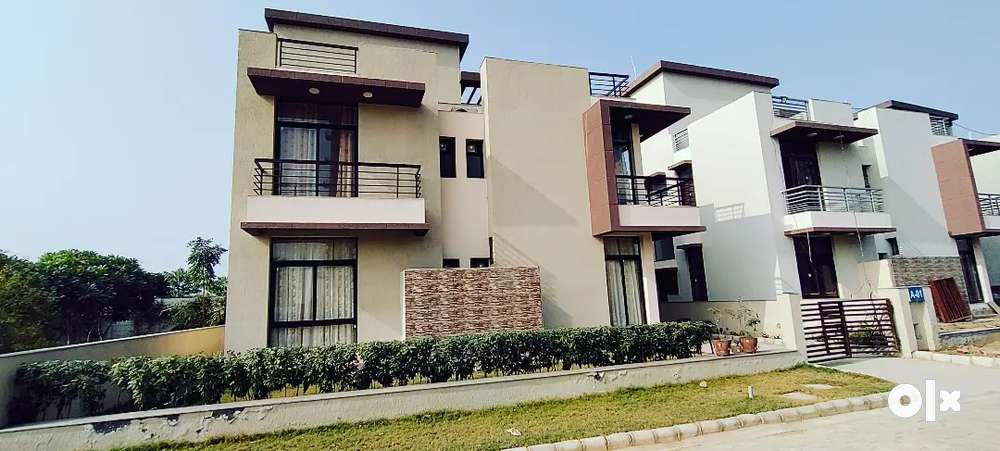 ALL TYPE OF Flat in vrindavan 2BHK 3BHK. Omaxe mall shops