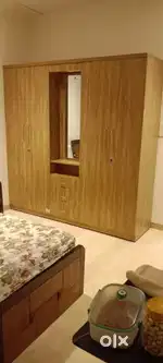New Platinum 4 door wardrobe with dressing table