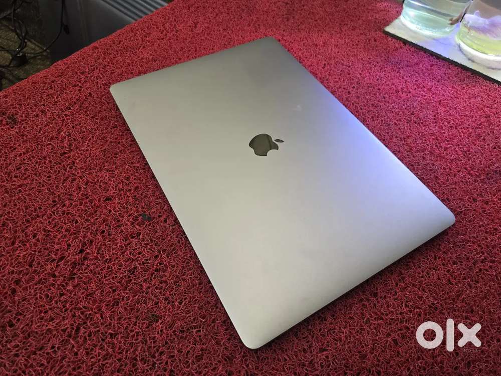 Apple Macbook Pro 2020 i7 16gb 512gb 5.5gb Graphics 16inch Retina
