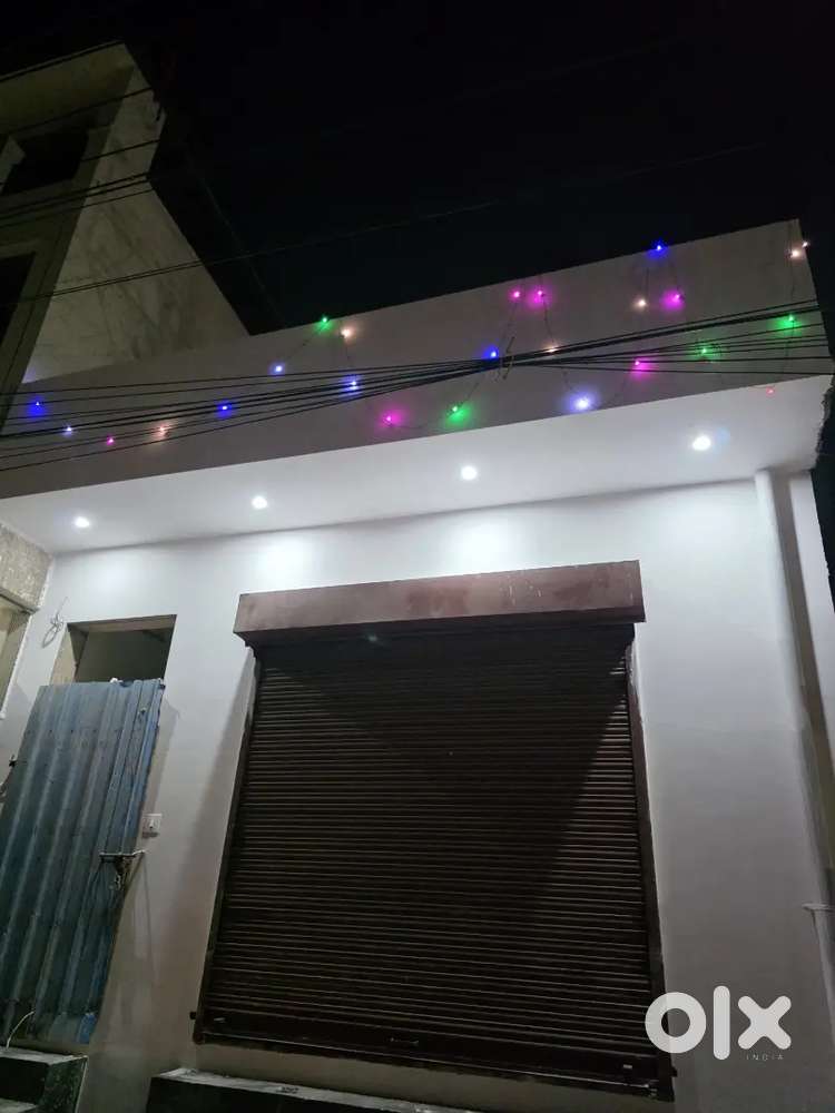 Avaliable for rent shop