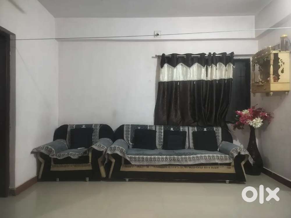 2bhk 1 kichen 2 bathroom 1 hall