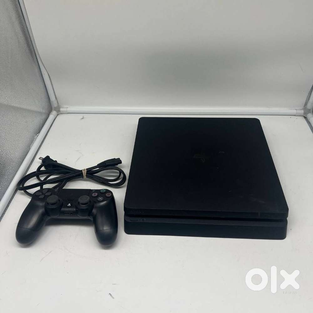 PlayStation 4 Slim 1tb , international unit.