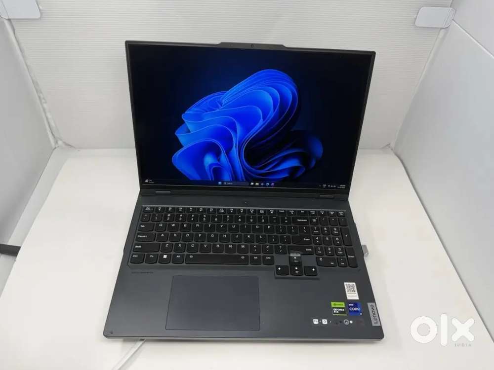 Lenovo Legion Pro 7i 16 Gaming Laptop 240Hz i9-13900HX