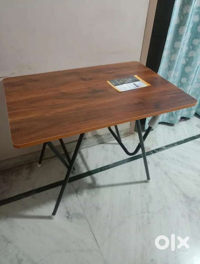Almost New Foldable Table for Study  Work  Home – ₹1,299