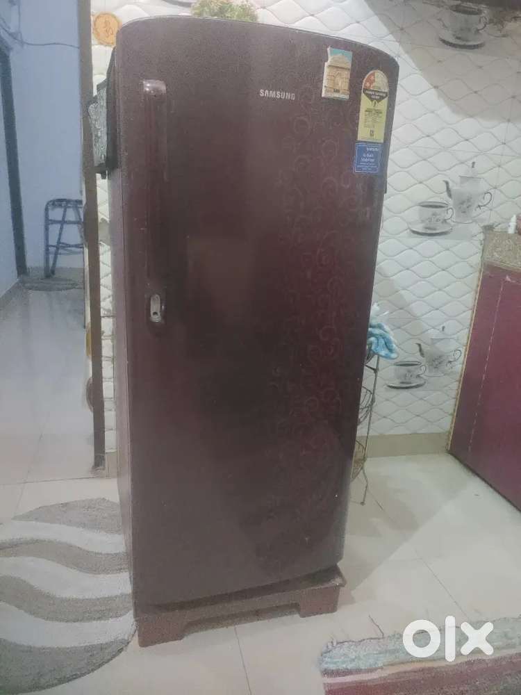 8 years old Samsung fridge for sale