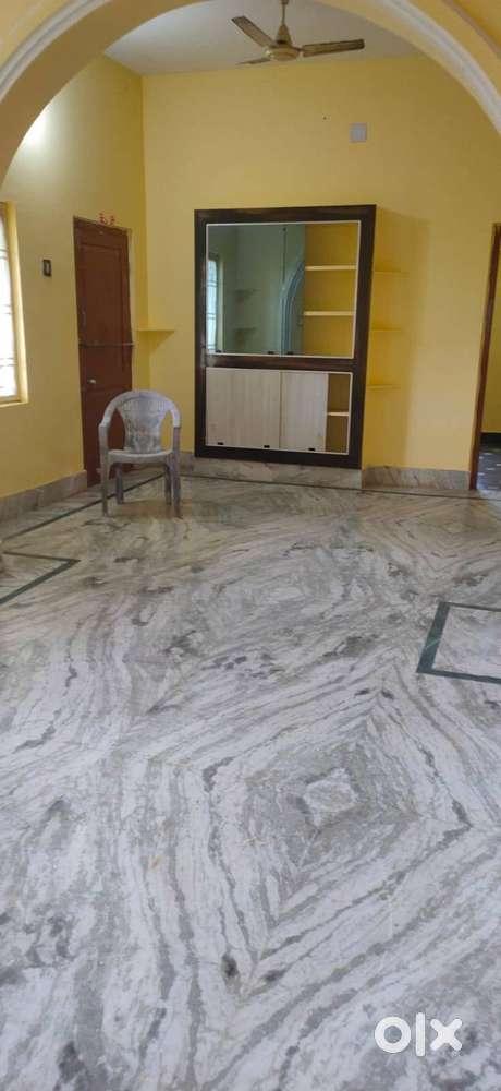 Rent @ Gandhi Nagar 10th lane Extension