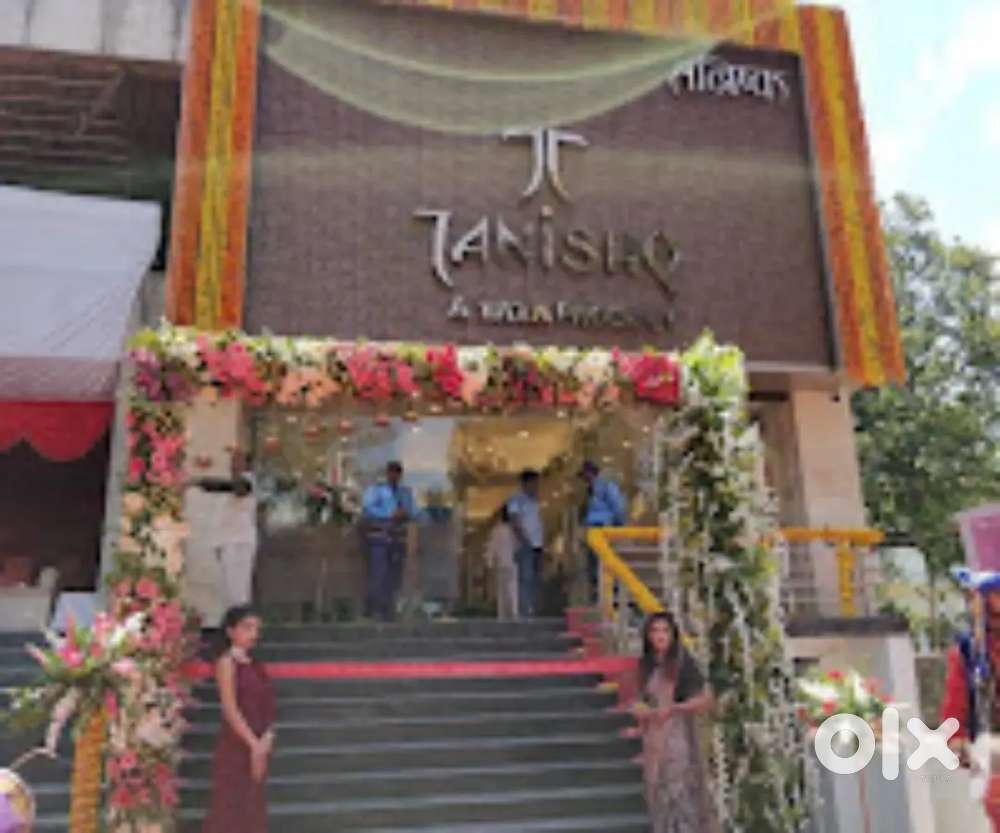 TANISHQ SHOWROOM में नौकरी के लिए अप्लाई करें !!