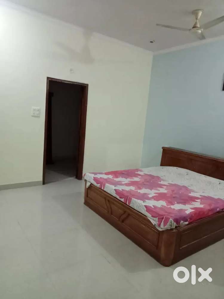 Fully Furnish Room Mahanagar Colony