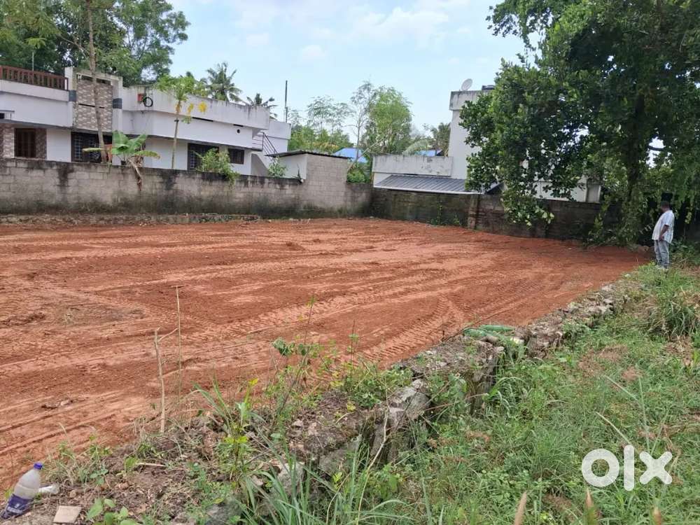 8 cents land near Toll mukku,Attingal for sale(₹5.25 lakhs per cent)