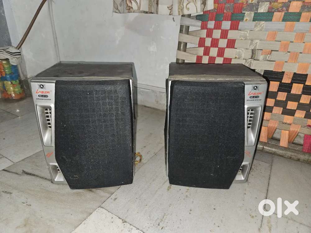 Speakers with box inbuilt twitters