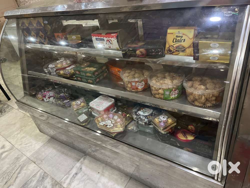 non ac cunter 6 feet good condion sweets bakry