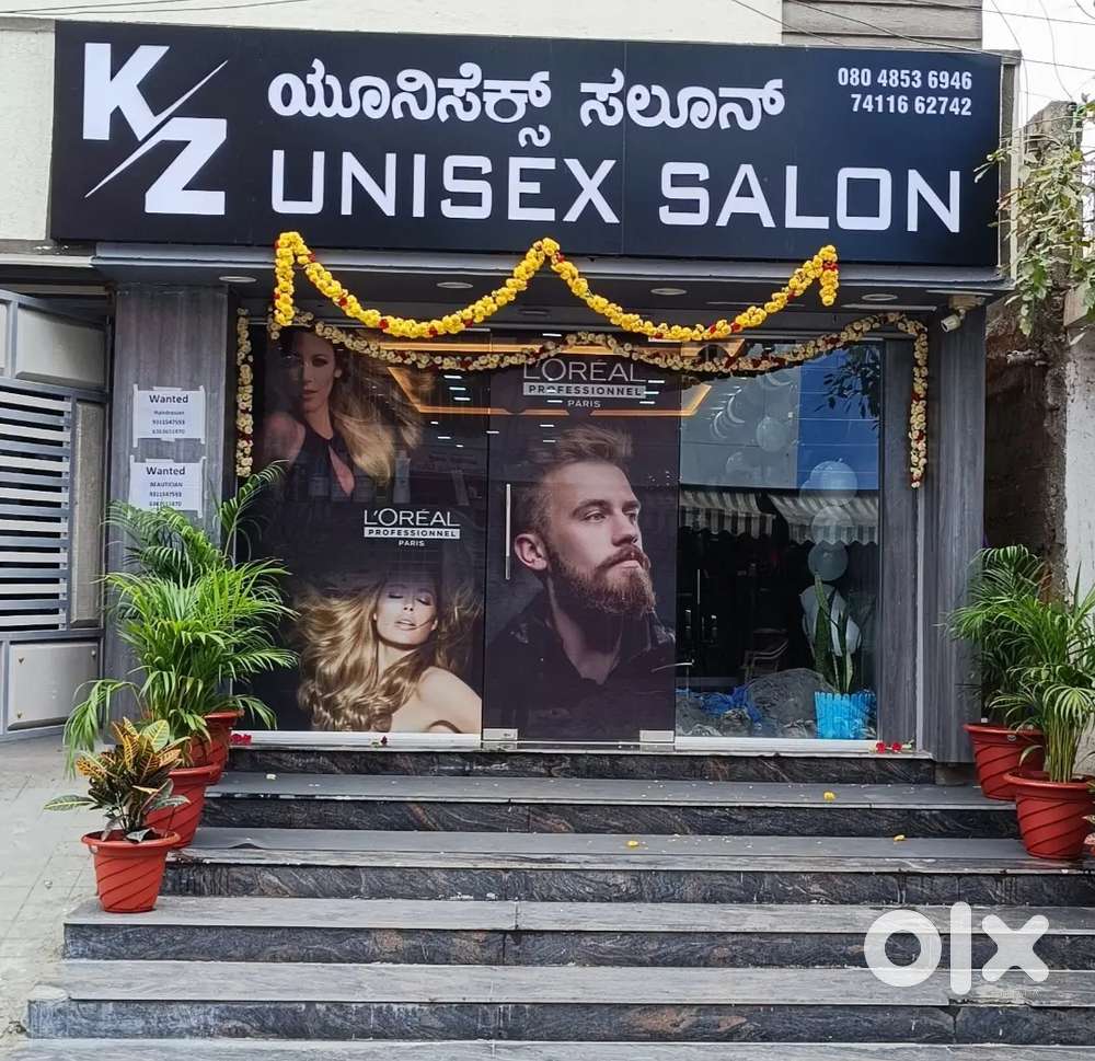 GOOD OPPORTUNITY #UNISEX SALON MAKEUP VACANCY AVAILABLE .