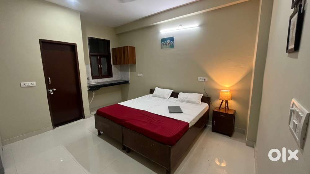 1 rk fully/sami furnished available