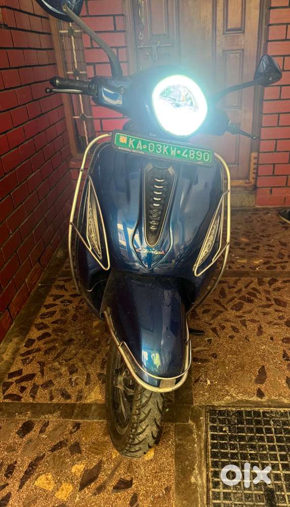 Bajaj Chetak 2443 premium