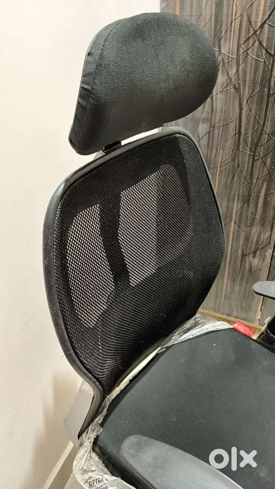 Computer /laptop mechanical chair  with wheels