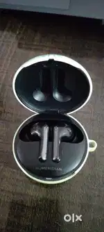 LG  FN 7 Earbuds , Excellent condition with case and box