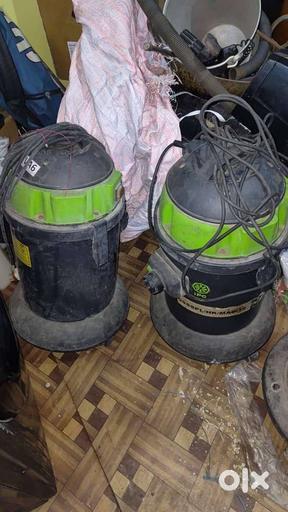 VACUUM CLEANER