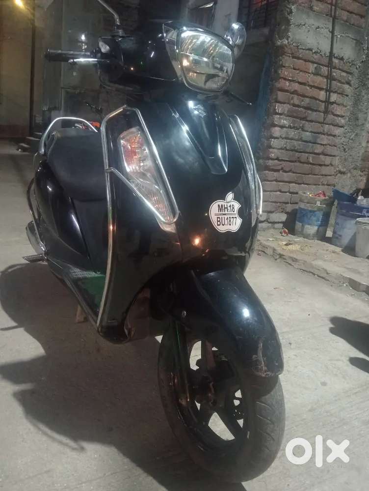 A good condition & 5 years old modal
