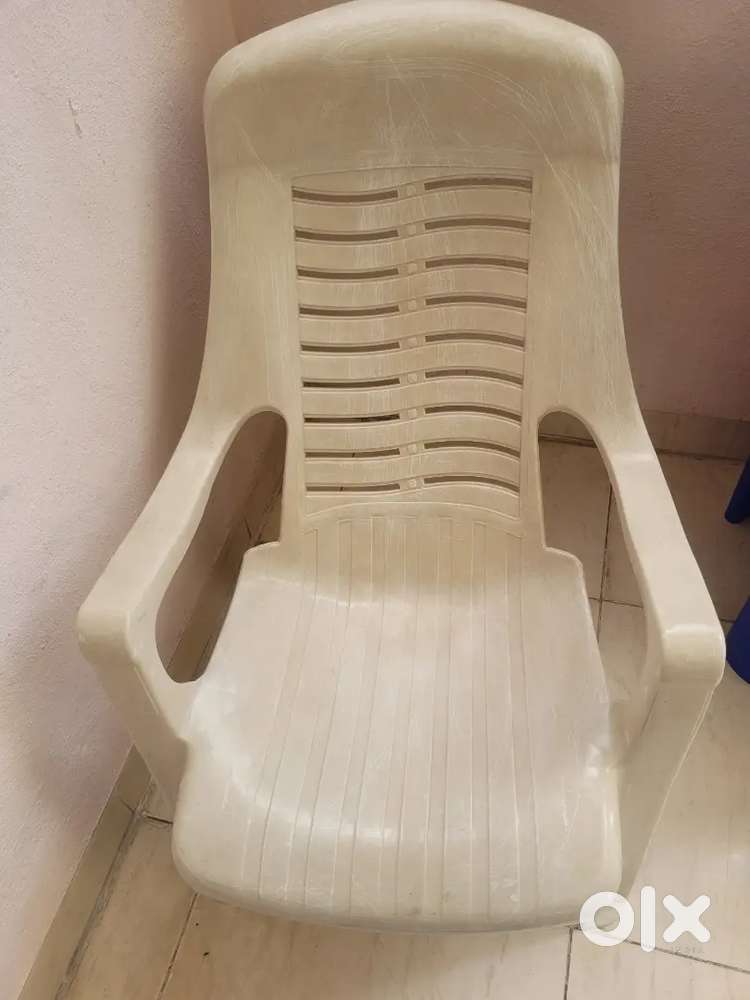 2 Chairs in good condition at Rs 1500 for both